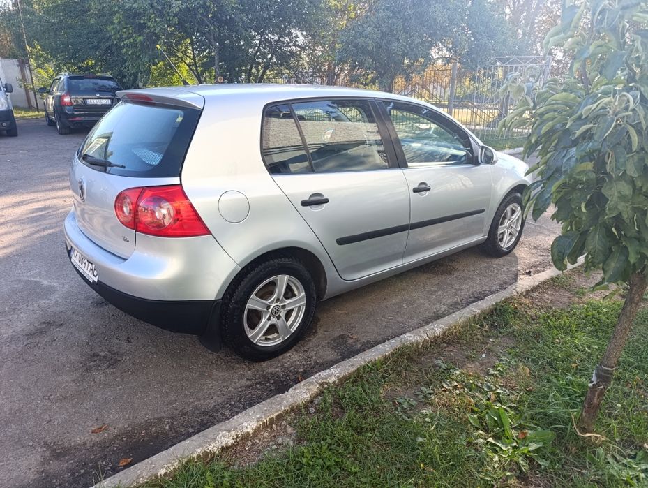 Продам гарний обслужений автомобіль