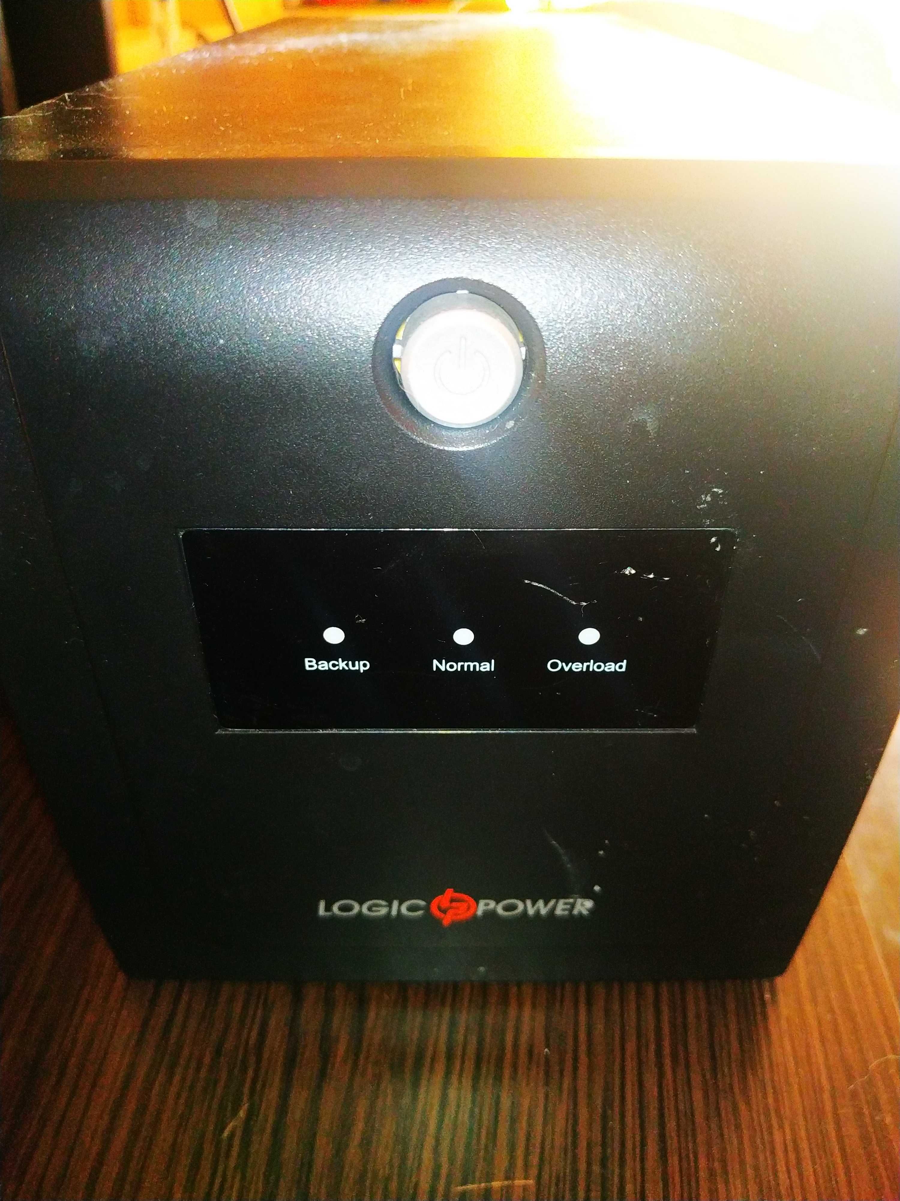 Продам ИБП LOGIC POWER LPM-U1400VA-P/ 840W usb инвертор 24-220V