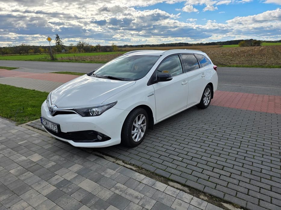 Toyota Auris Toyota Auris Hybrid 1.8 2018 – bezwypadkowa, gotowa do jazdy