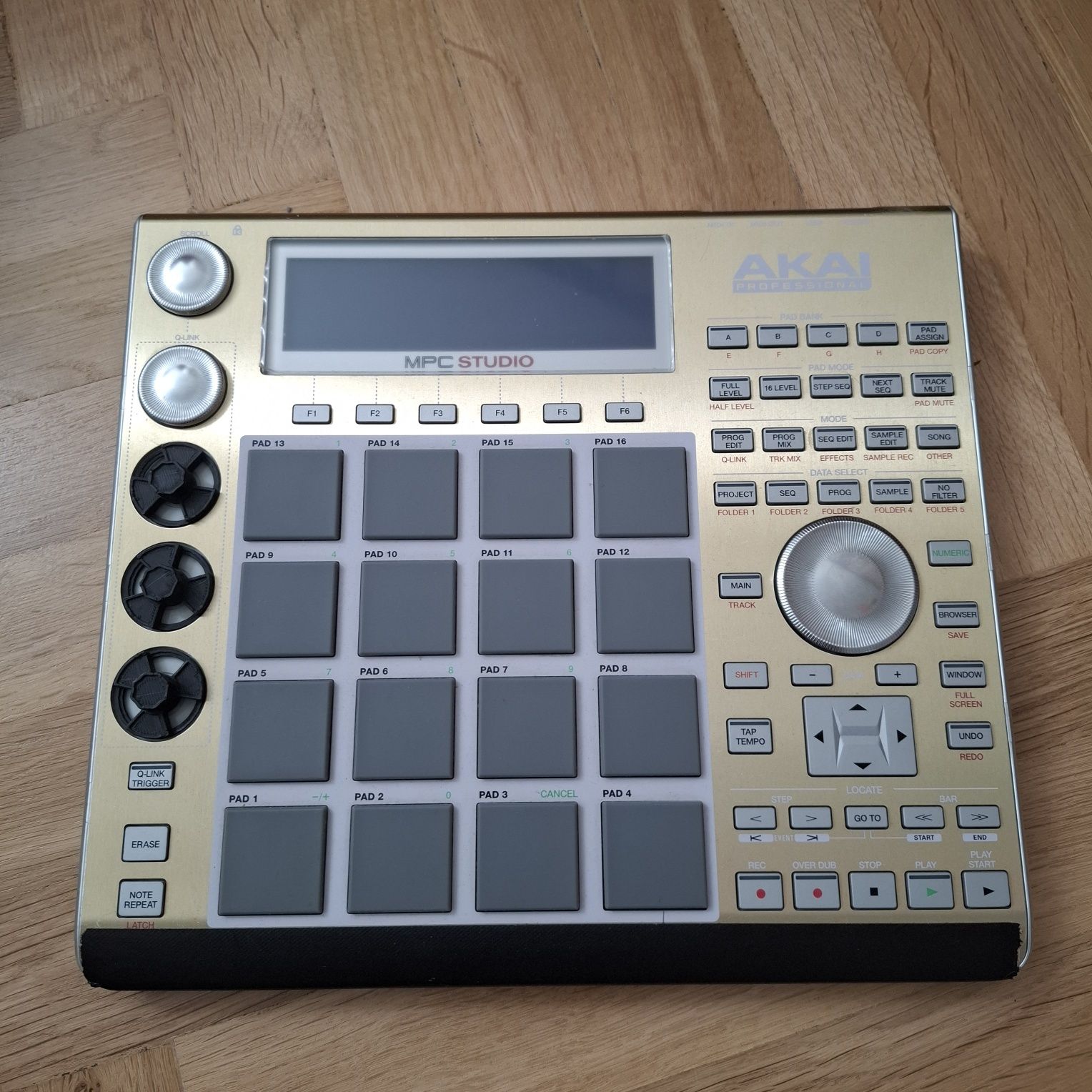 Akai MPC Studio Gold kontroler midi