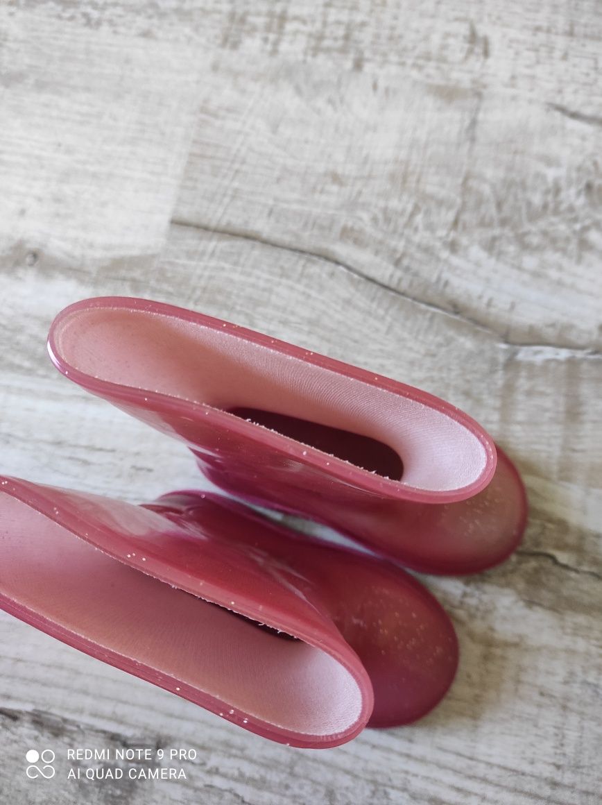 Дитячі рожеві чобітки