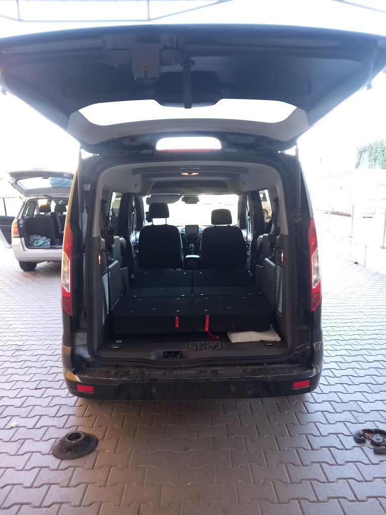 Ford Transit Connect XLT MAŁY PRZEBIEG