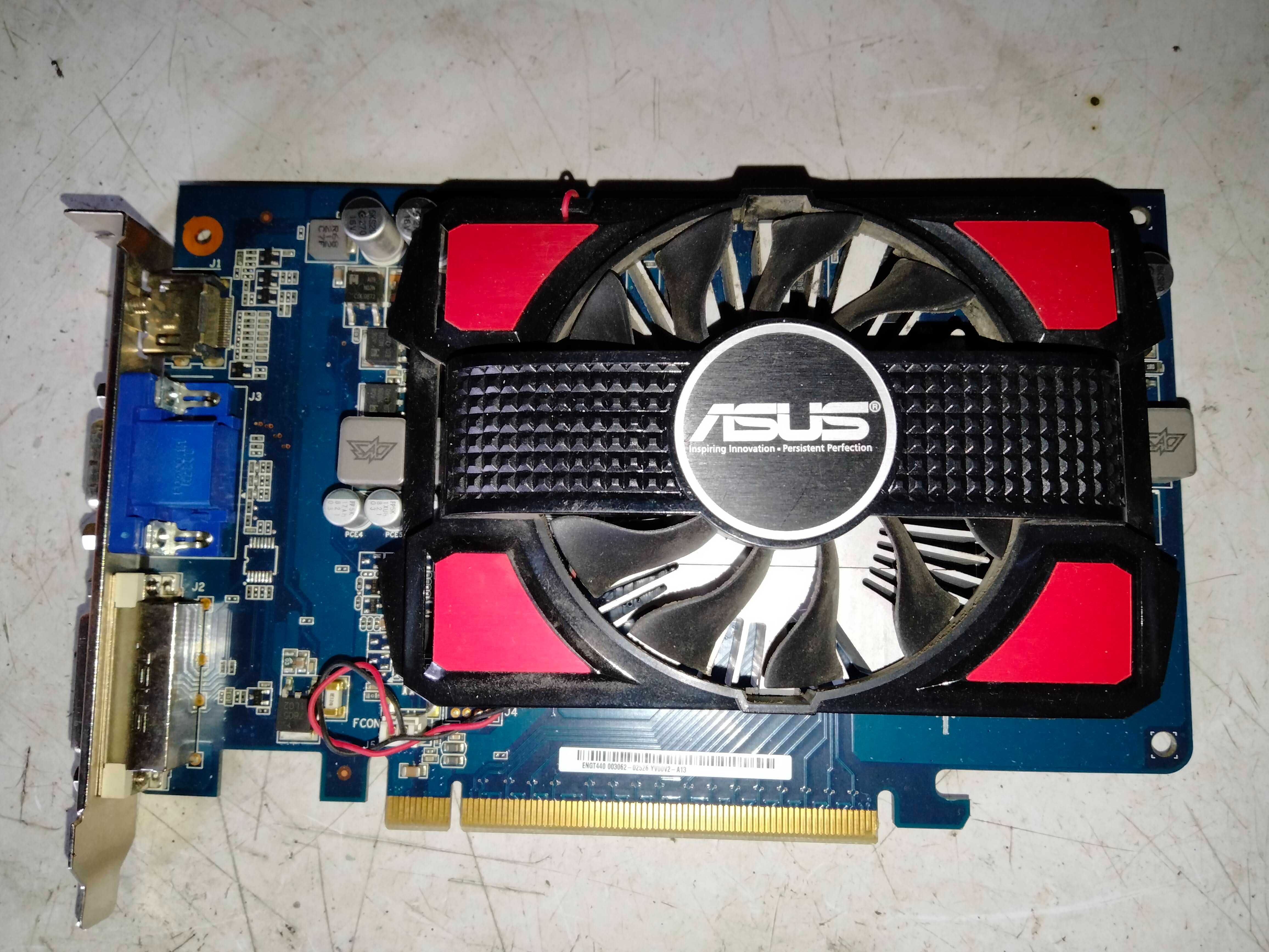 Видеокарта Asus GT 440 Radeon HD 6570