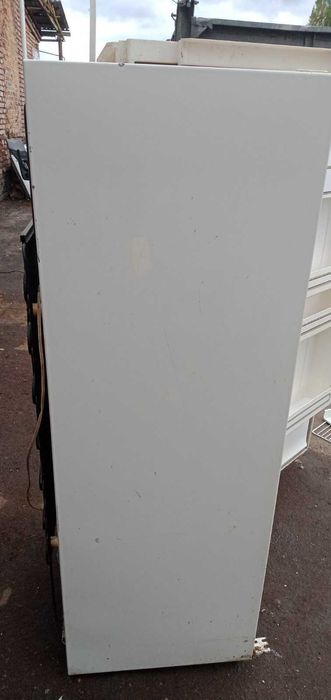 Холодильник, робочий