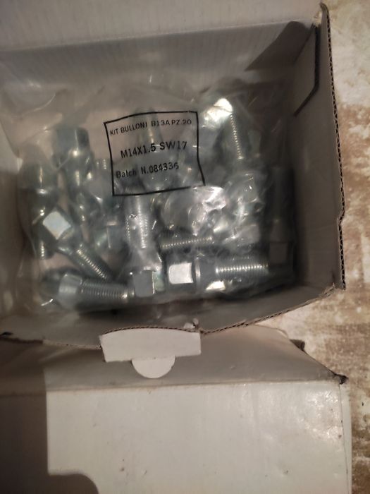 Болти на кололеса