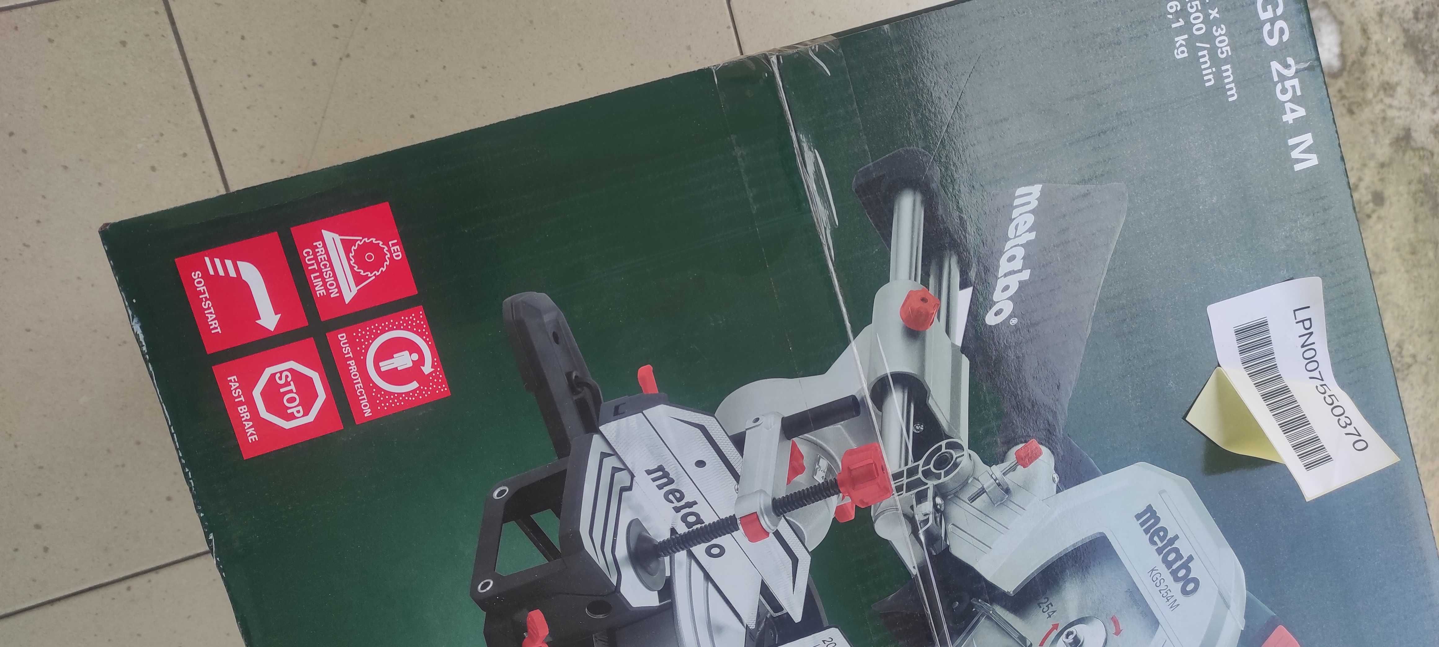 Торцовочная пила Metabo KGS 254