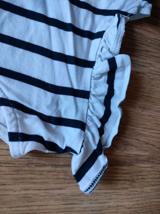 Sukienka czarno-biała w paski H&M 134 cm