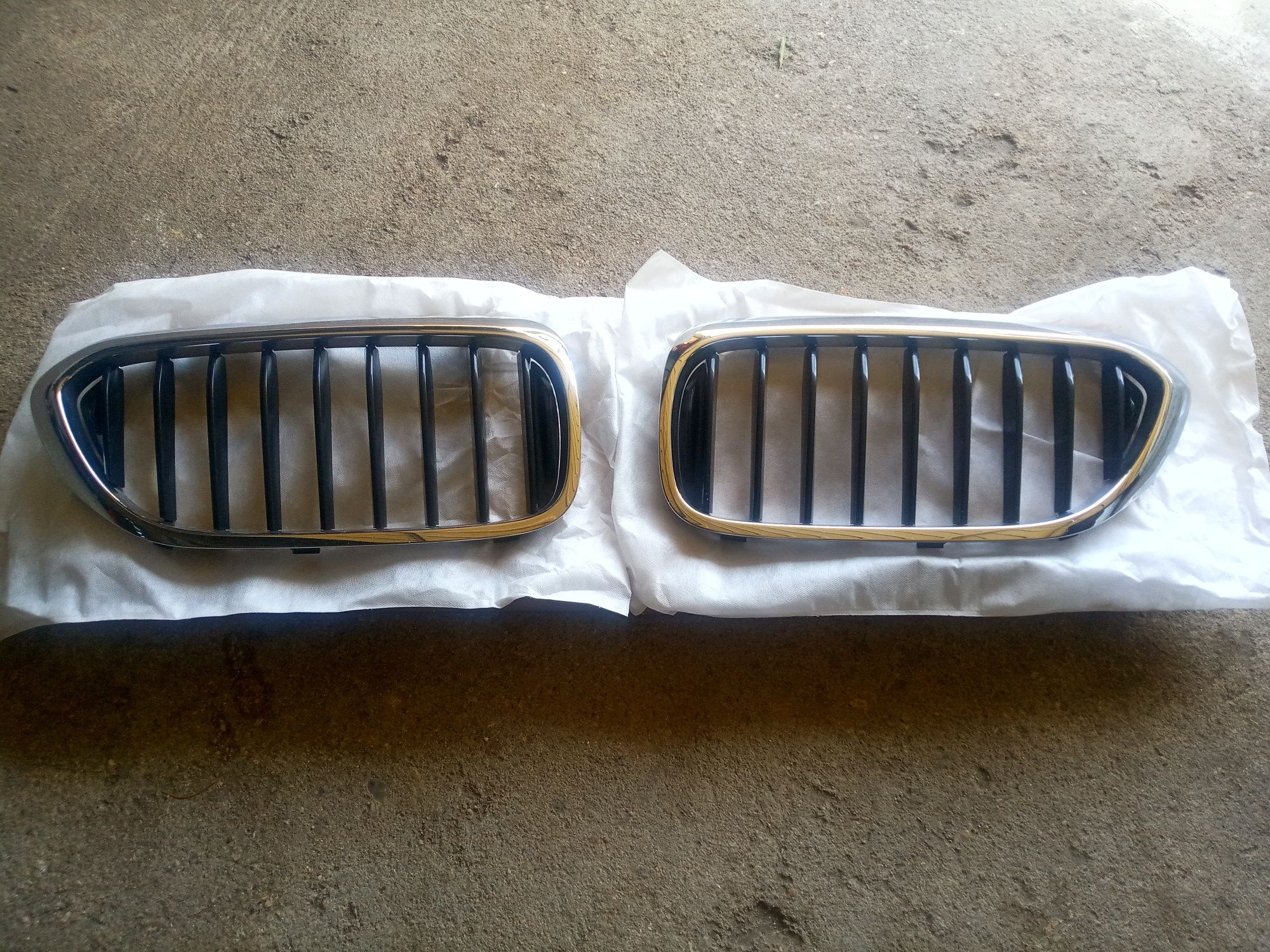 Grelhas do parachoque da frontal BMW g30 em cromado