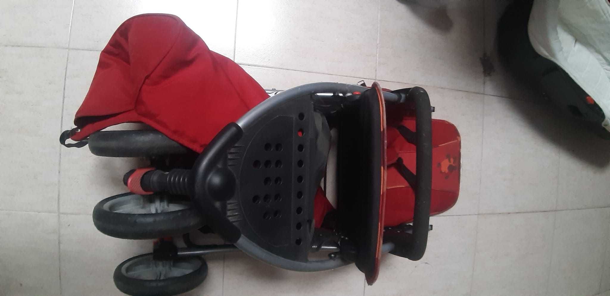 Carrinho de bebé como novo