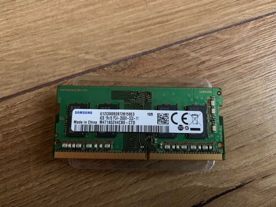 Оперативна пам'ять Samsung so-dimm DDR4 4GB