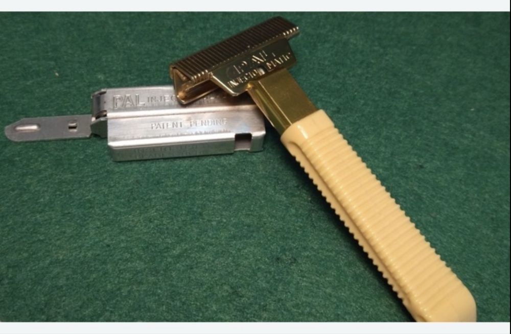 Бритвенный станок  PAL Ingector (США)