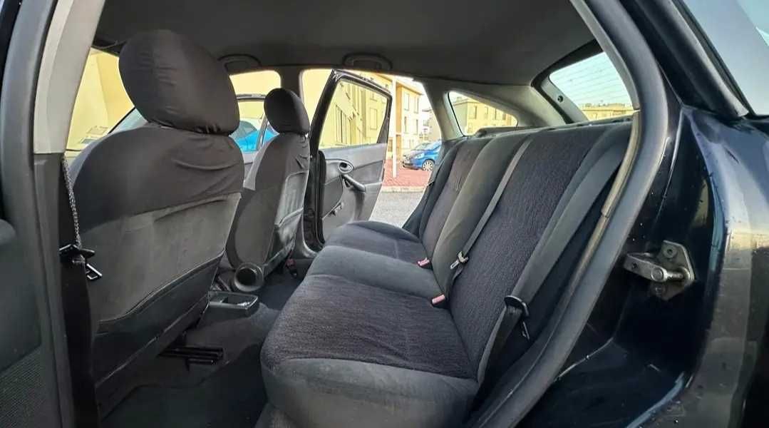 Ford Focus 1.4 LX 5 portas – 1999