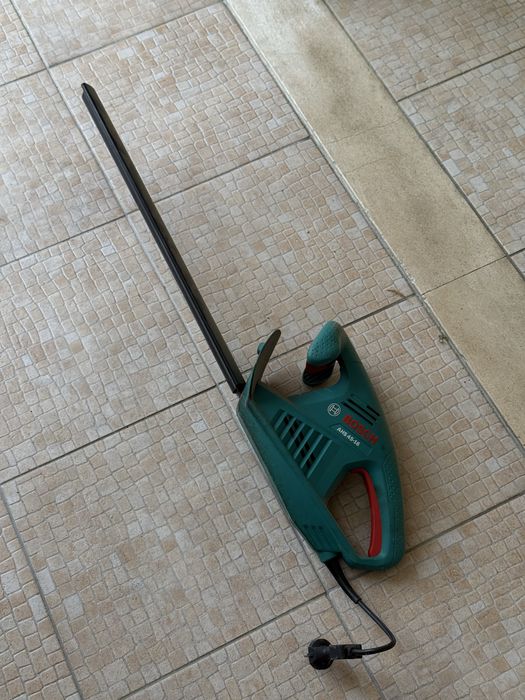 Vendo cortador sebes Bosch AHS 45-16