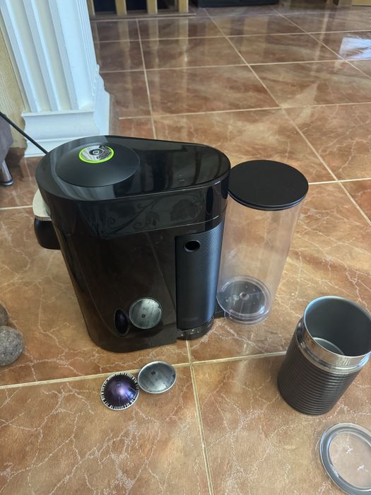 Кавомашина Nespresso капсульна