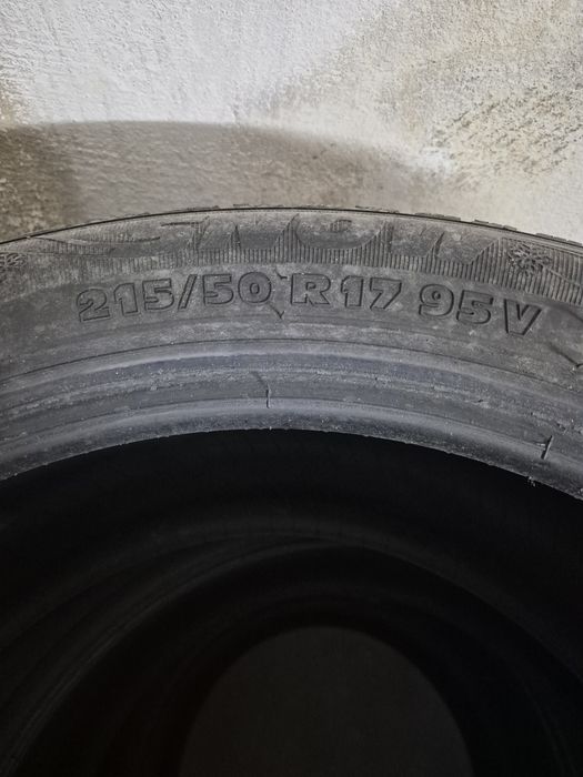 Opony zimowe kormoran 215x50r17