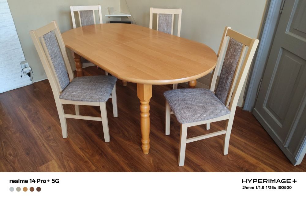 Stół plus 4 krzesła