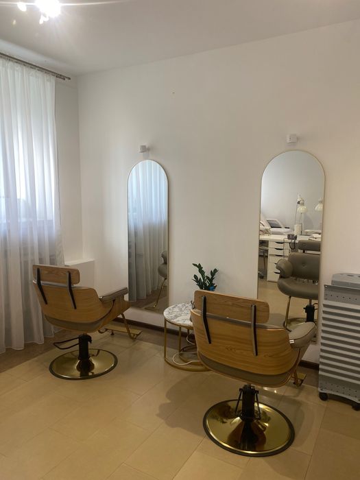 Podnajmę wyposażone stanowisko fryzjerskie, ul. Żelazna