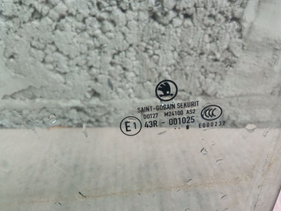 Скло Шкода супер Б