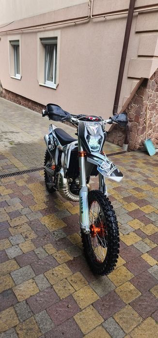 Продам кові 250 2т  стан9.5/10 2025р