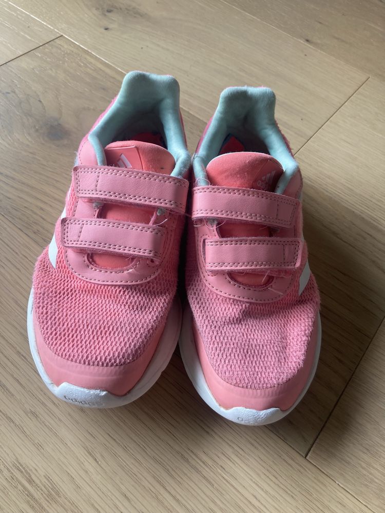 Buty dziewczęce brzoswiniowe sportowe Adidas 31,5