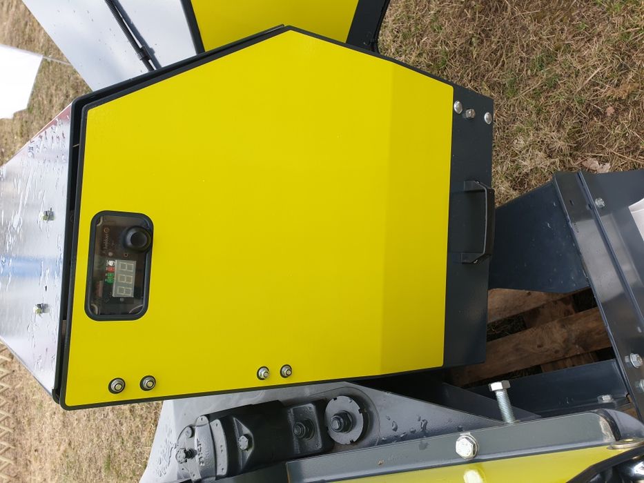 Rębak Junkkari HJ250GT Podajnik hydrauliczny