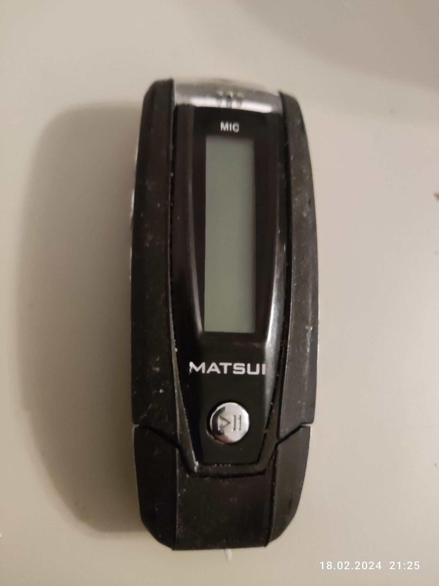 Odtwarzacz MP3 firmy Matsui MAT 105M