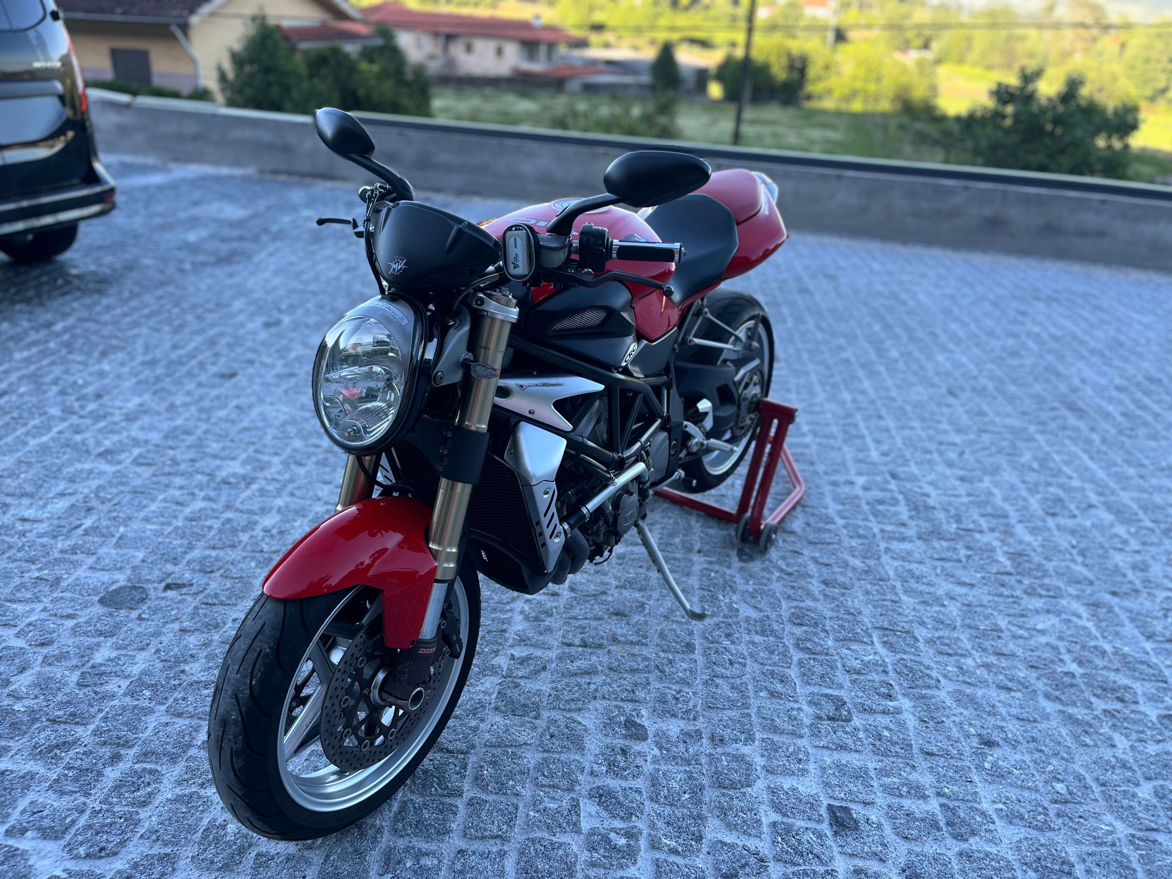 MV agusta brutale 910