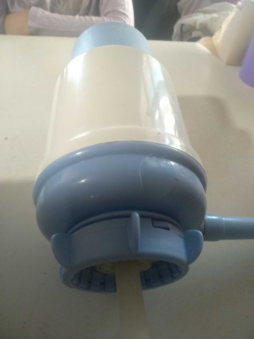 Помпа на бутиль для води