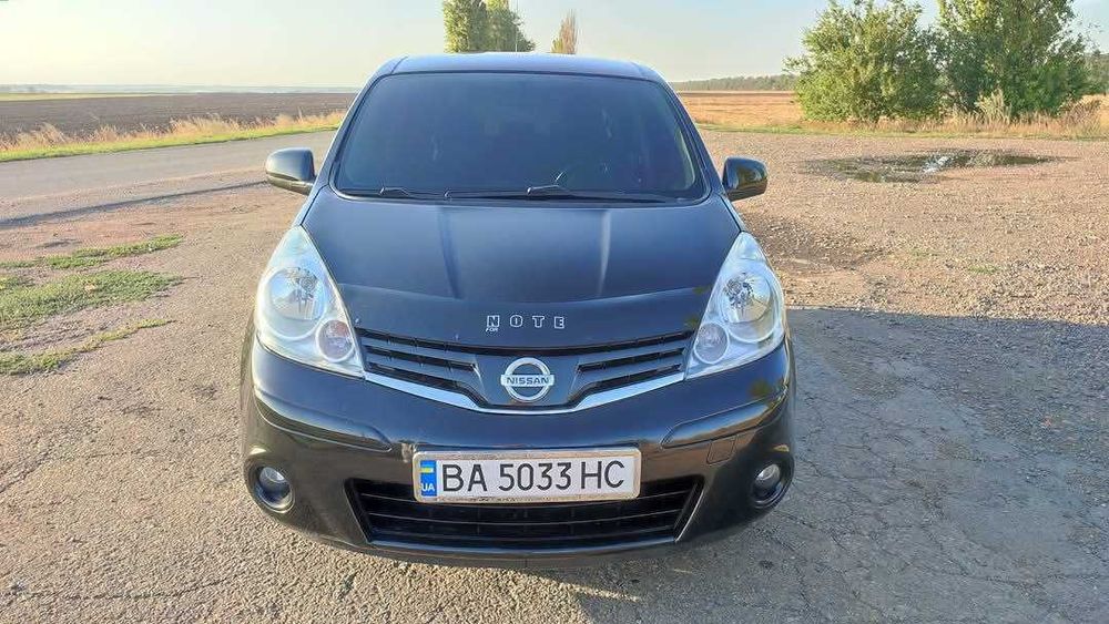 Продам Nissan Note 2009 механіка бензин 1.4 хетчбек Ніссан Ноут