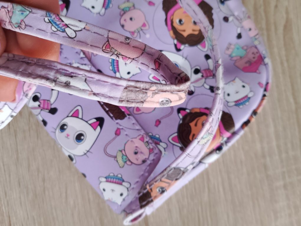 Zestaw dla miłośniczki Gabby's dollhouse torebka i portfelik
Dla prawd