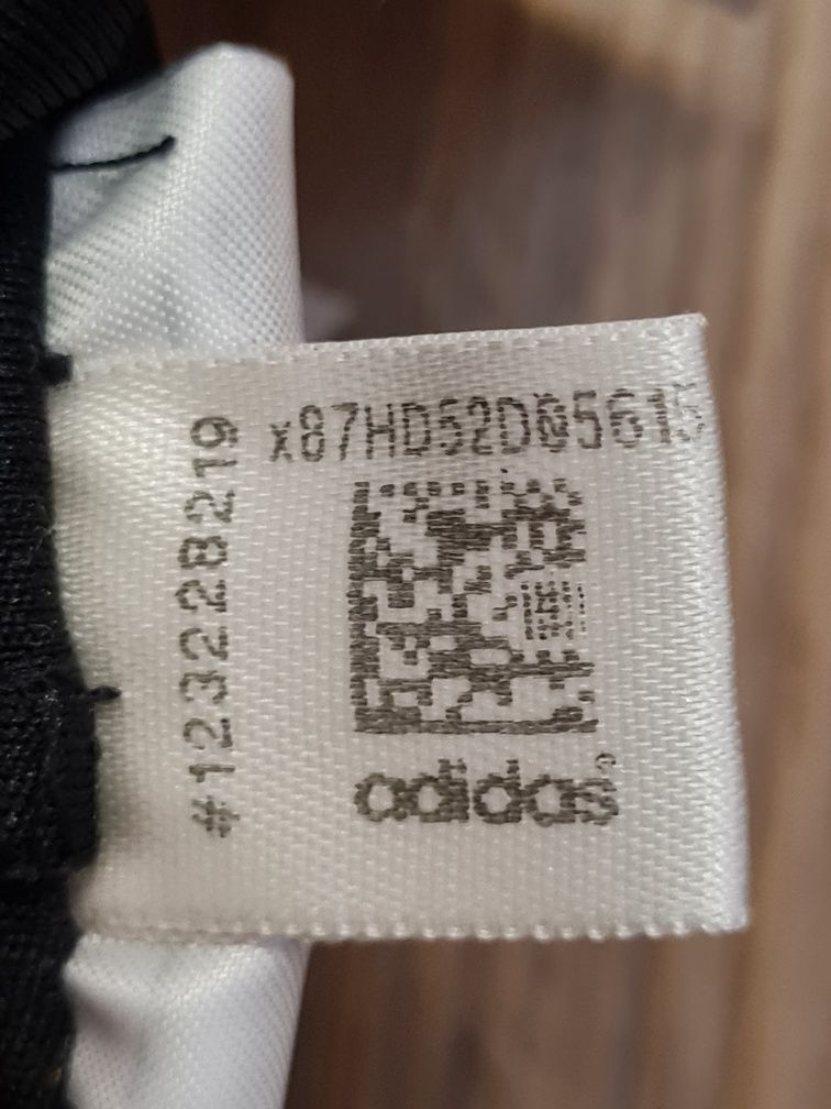 Adidas Спортивные шорты на 11-12лет рост 152см