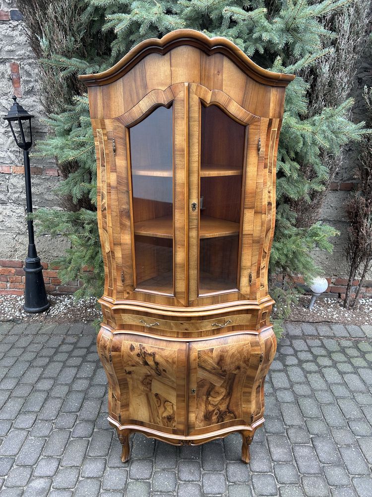 Ludwikowska Witryna Narożnikowa Biblioteka Ludwik Intarsja PoRenowacji