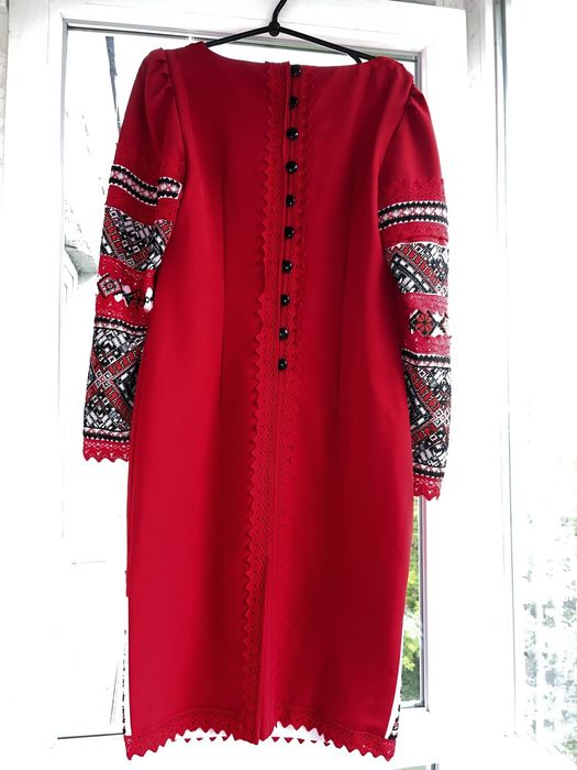 Плаття вишите бісером