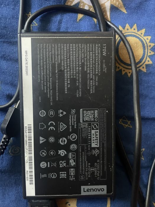 Продаю блок живленя для ноутбука Lenovo 170W
