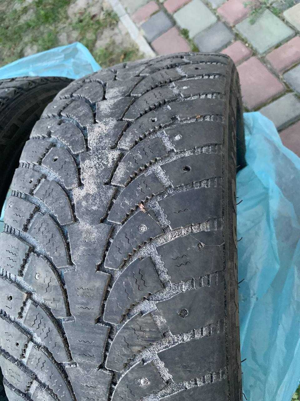 Зимова резина MaxTrek m900 215/45 r17