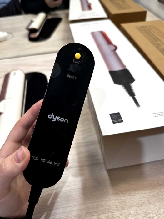 Dyson airstrait Дайсон еірстрейт 2025 року