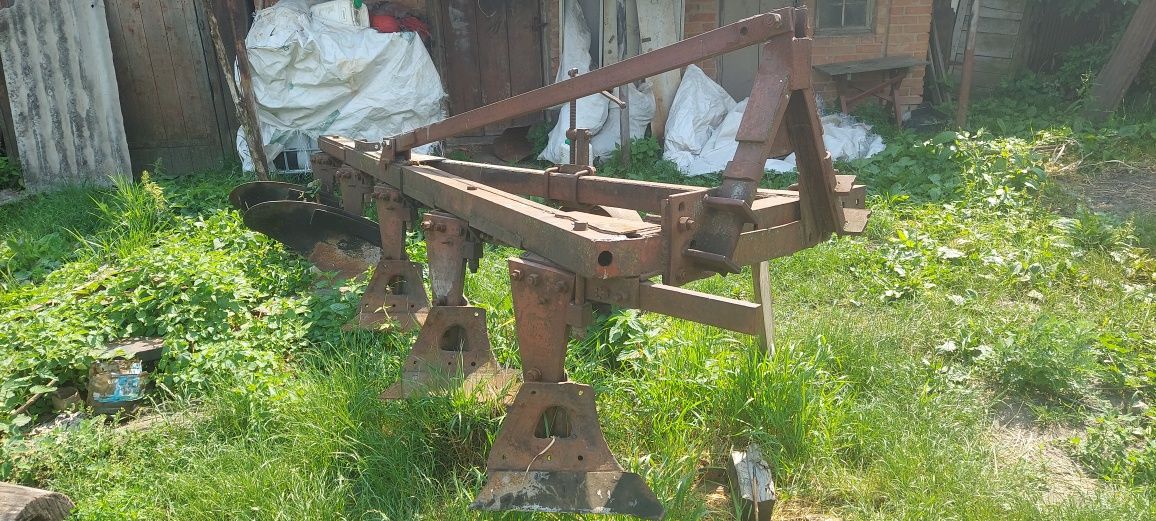 Продам плуг ПЛН 5-35