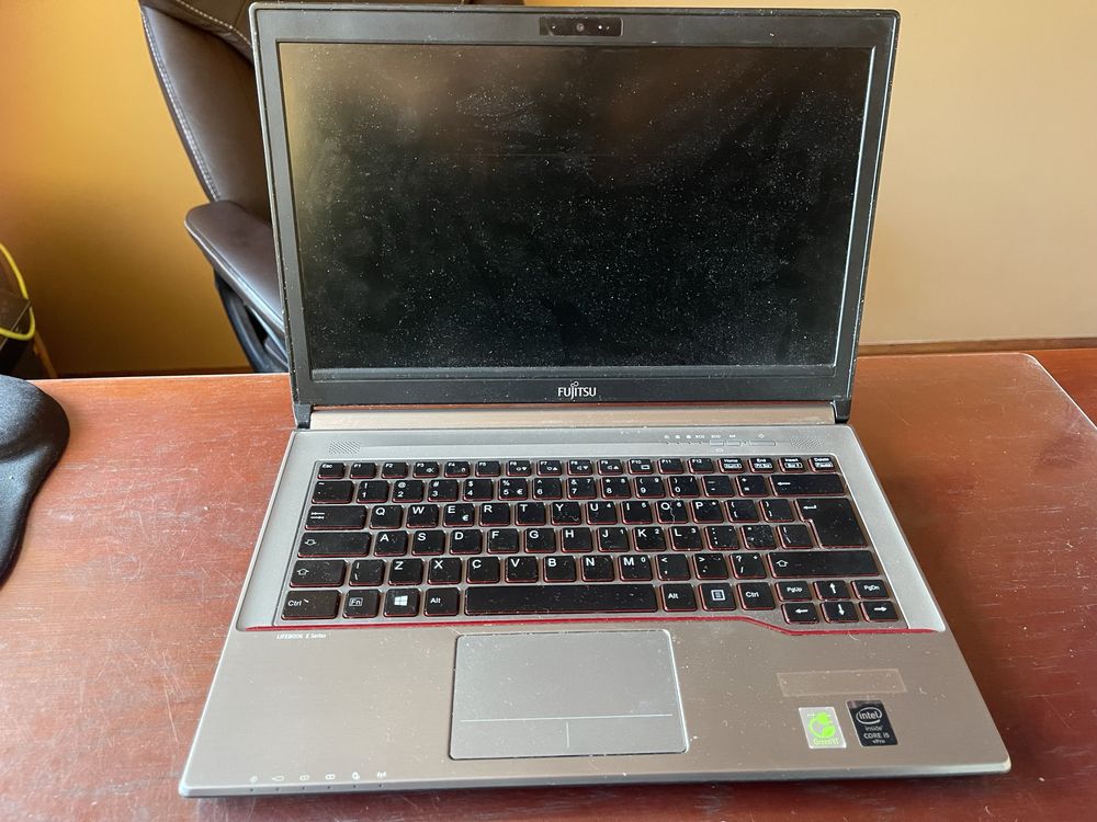Laptop Fujitsu Lifebook E744 14”