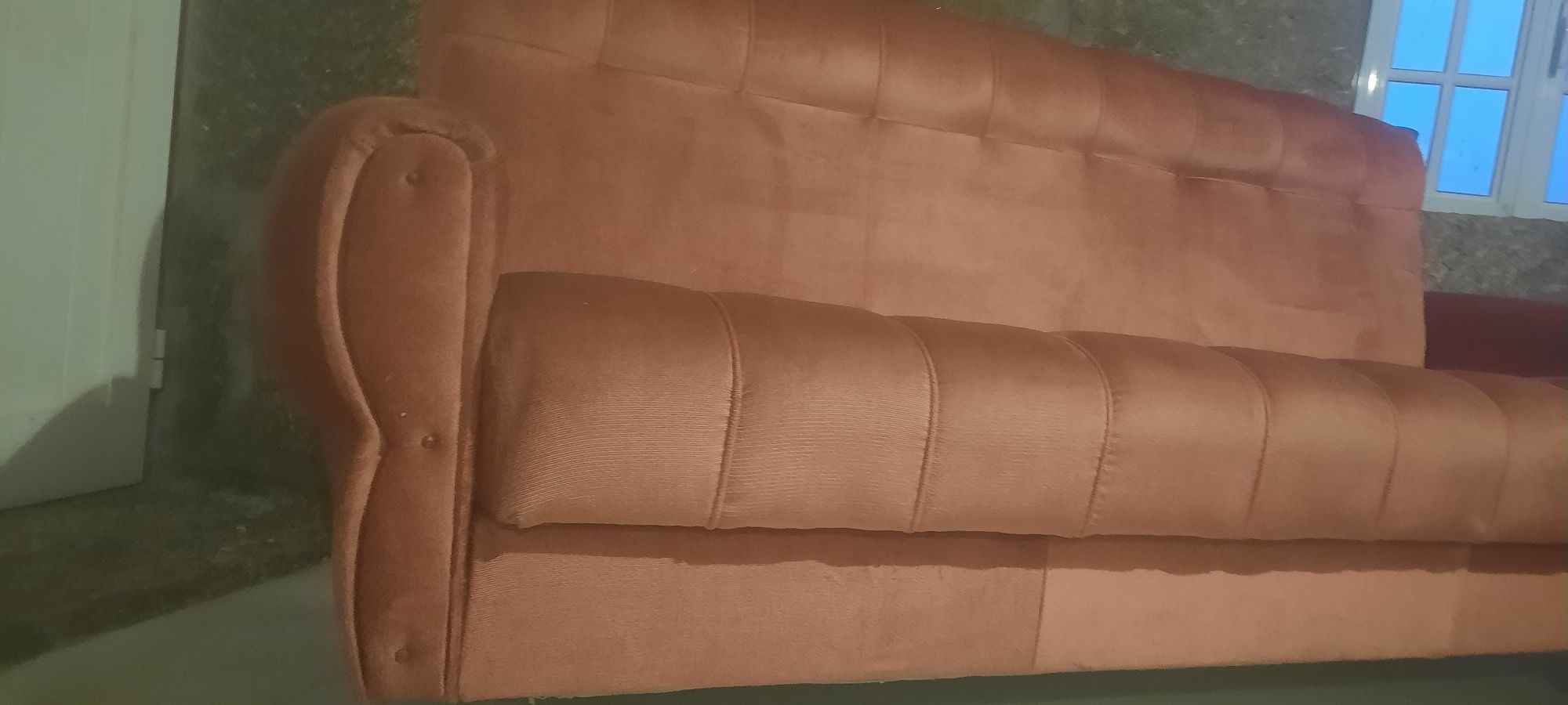 Sofa veludo bordo