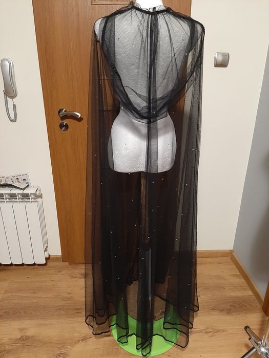 Piękna rozkloszowana balowa sukienka Vintage peleryna dżety sesja