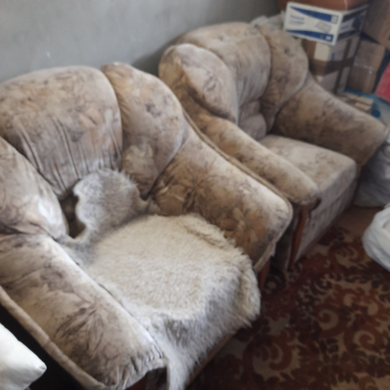 Диван - ліжко і два крісла