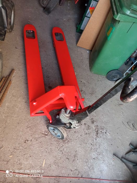 Paleciak piesek ponośnik do palet magazynowy towarowy wózek