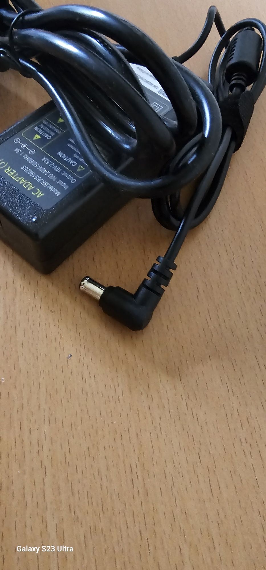 Ładowarka do laptopa