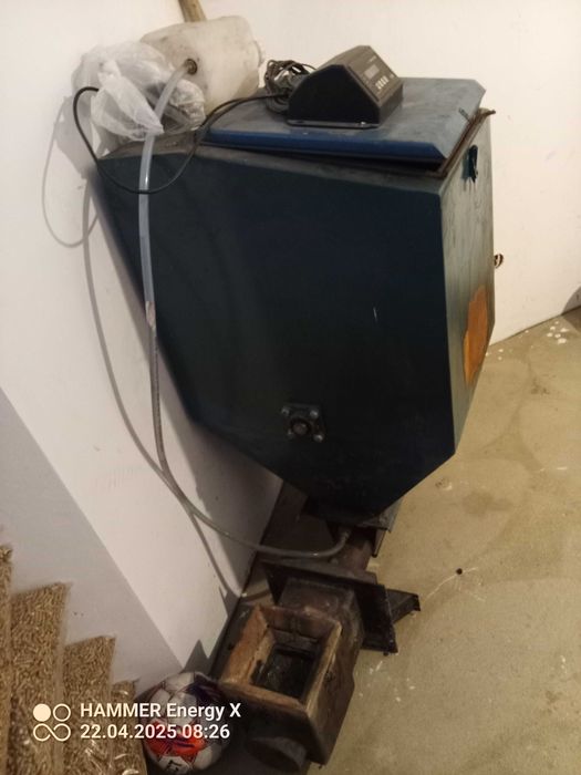 Palnik wielopaliwowy wkopał zeliwny