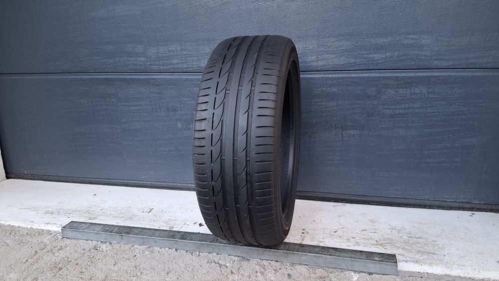 Bridgestone 235/45 R19 Potenza S001