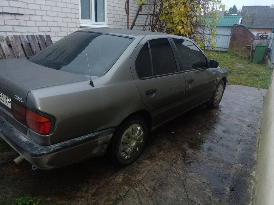 Нісан Примєра  сів поїхав