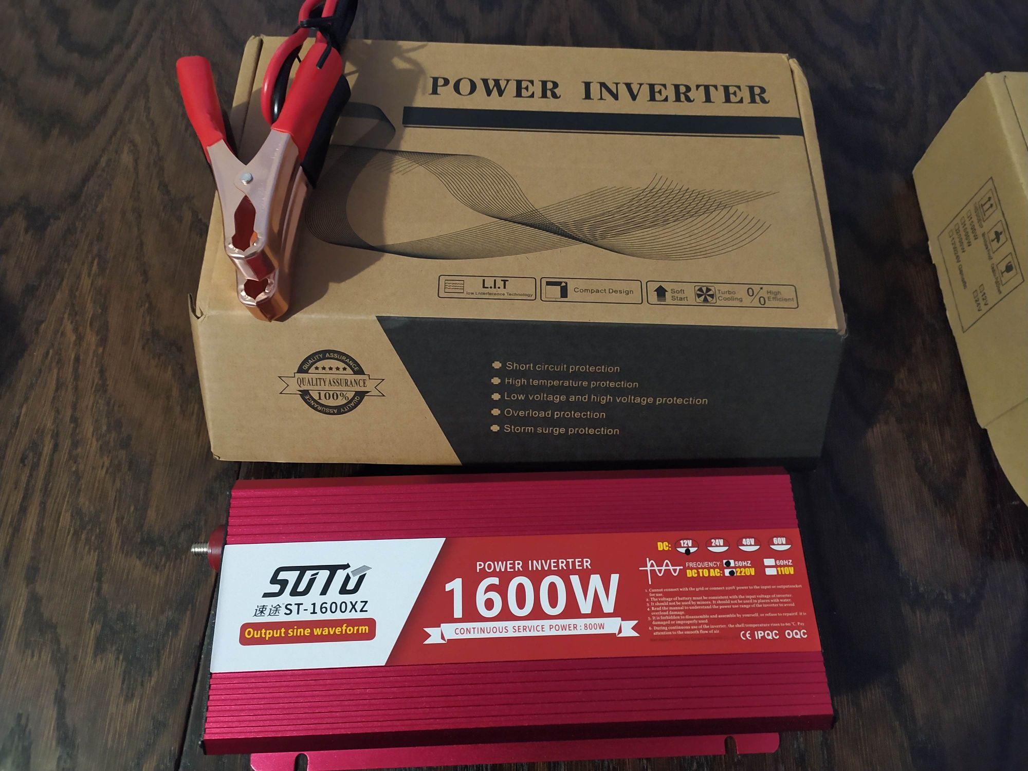 Інвертор 1600W з 12v в 220v чистий синус