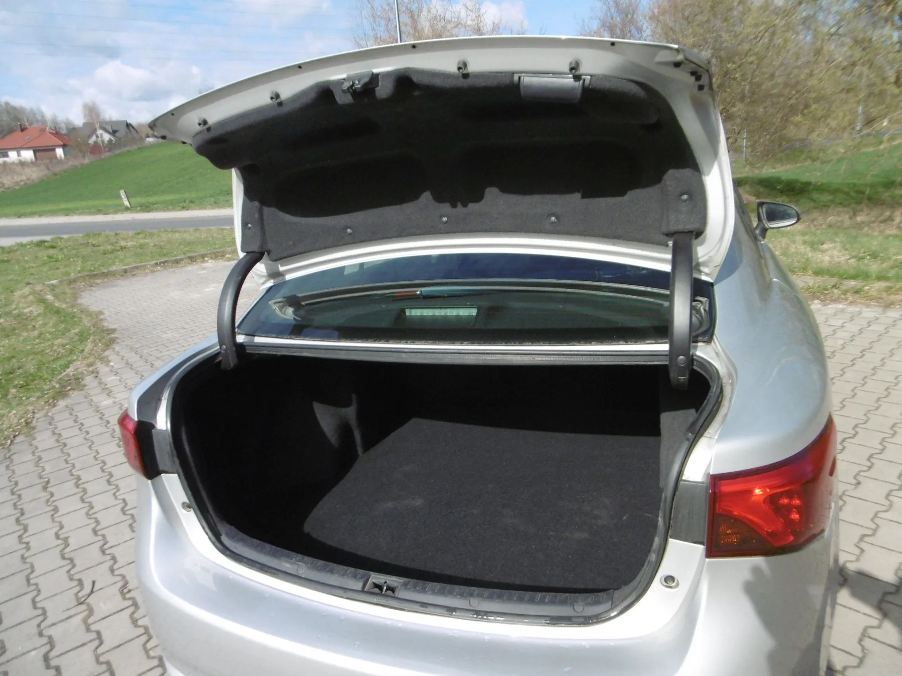 Toyota Avensis Toyota Avensis 1.6 132 KM w wersji Active, Salon PL, Faktura VAT-marża