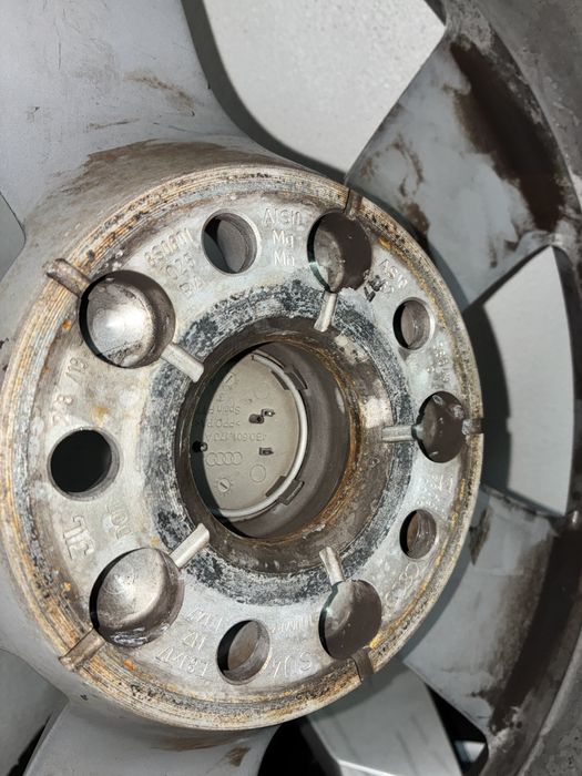 Jantes Audi 17 c/ pneus 225/50/17 RFT