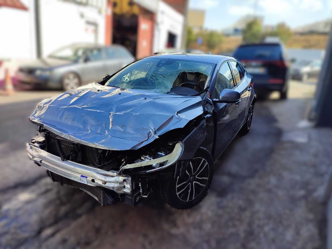 Volvo V40 D2 de 2017 REF Motor - D4204T8 REF Cx - M66 / M76